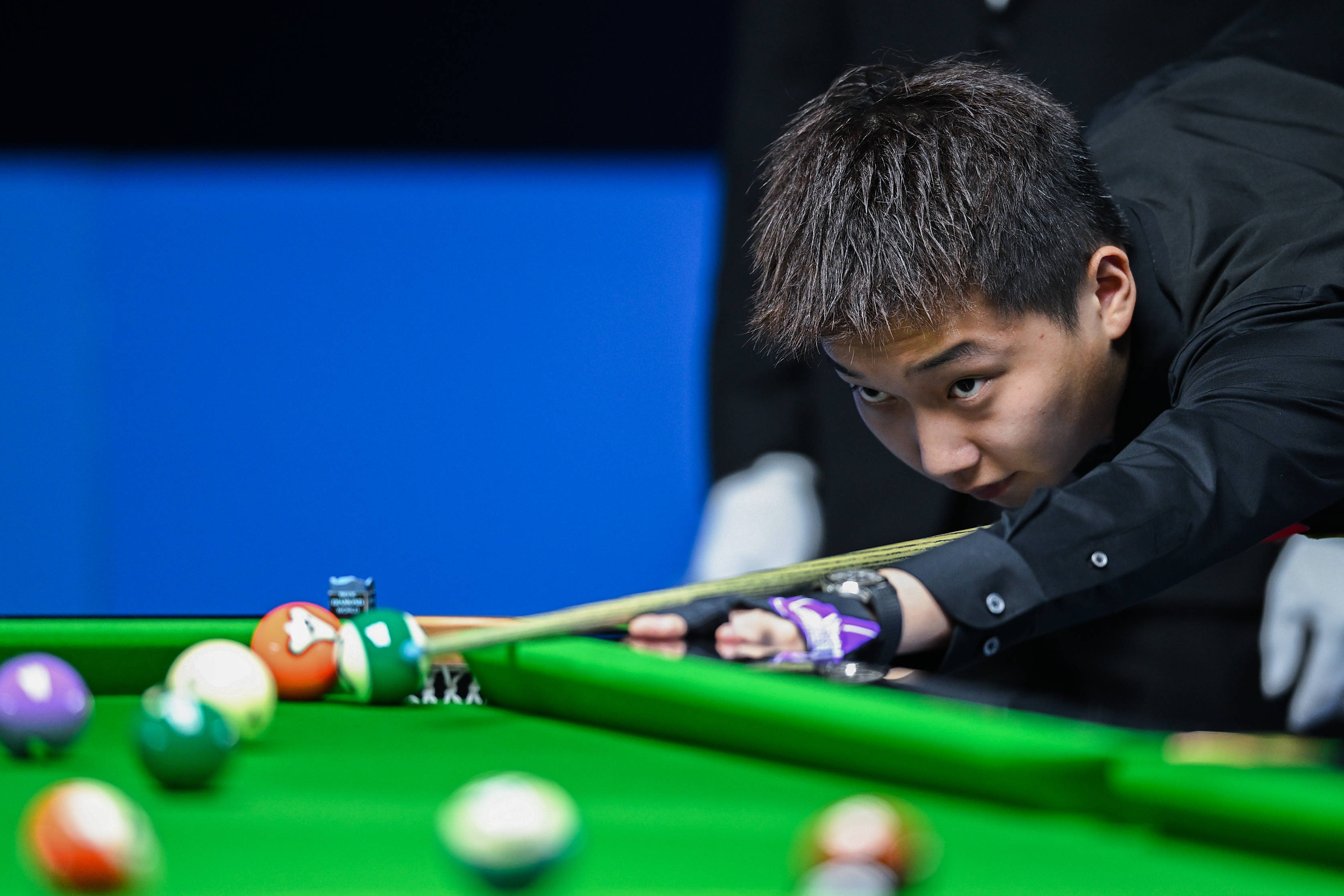 直秉承着 直秉承着