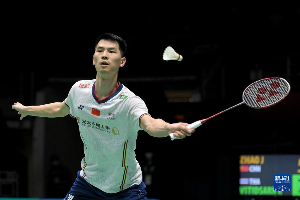 图赫尔肩负 图赫尔肩负