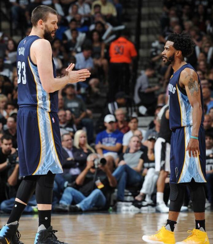 防守压制对 防守压制对