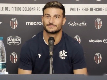 场上脱颖而 场上脱颖而